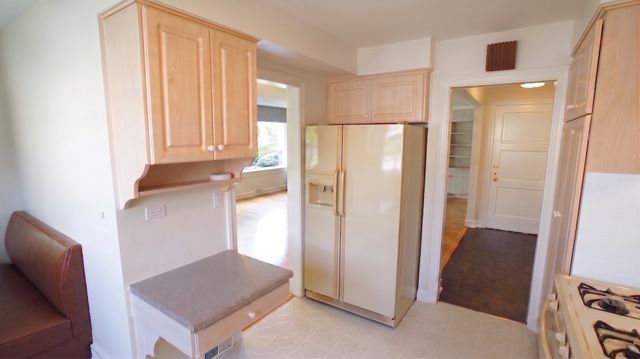 460 HIGHCREST Drive, Wilmette, IL 60091