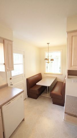 460 HIGHCREST Drive, Wilmette, IL 60091