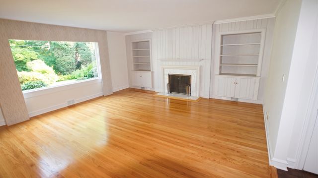 460 HIGHCREST Drive, Wilmette, IL 60091