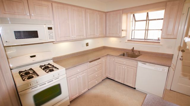 460 HIGHCREST Drive, Wilmette, IL 60091