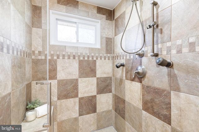 7508 CREIGHTON DR, College Park, MD 20740