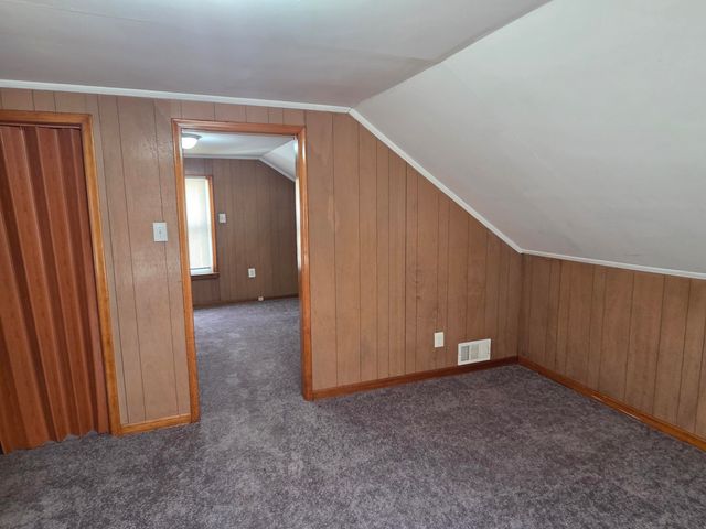 9245 Archdale Street, Detroit, MI 48228