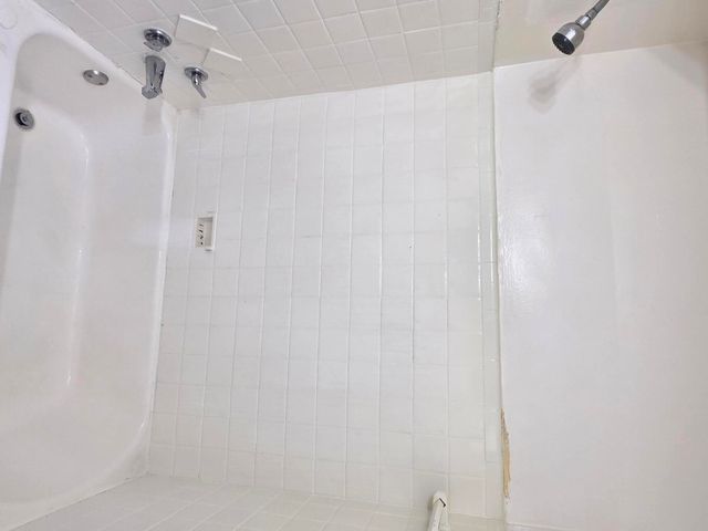 9245 Archdale Street, Detroit, MI 48228