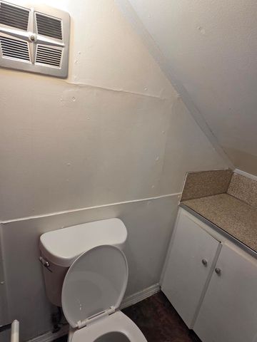 9245 Archdale Street, Detroit, MI 48228