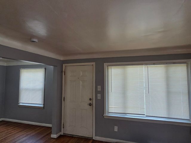 9245 Archdale Street, Detroit, MI 48228