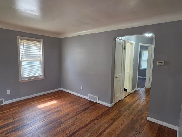 9245 Archdale Street, Detroit, MI 48228