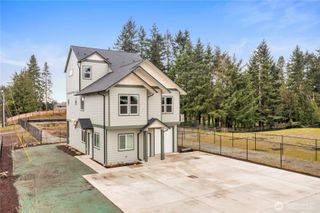 906 104th Street Ct S, Tacoma, WA 98444
