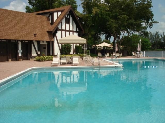 3740 Inverrary Drive 1A, Lauderhill, FL 33319