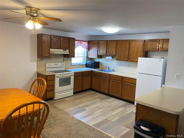 124 Chelsea Avenue, West Babylon, NY 11704