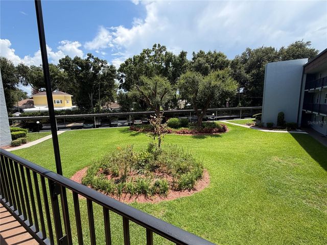 333 LAKE HOWARD DRIVE NW 211B, Winter Haven, FL 33880