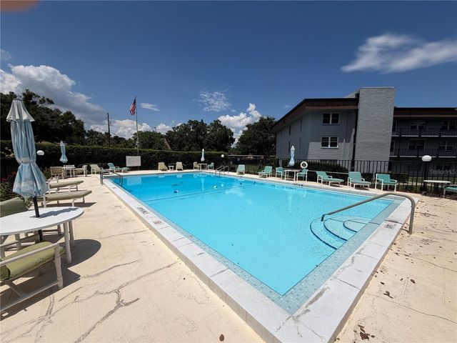 333 LAKE HOWARD DRIVE NW 211B, Winter Haven, FL 33880