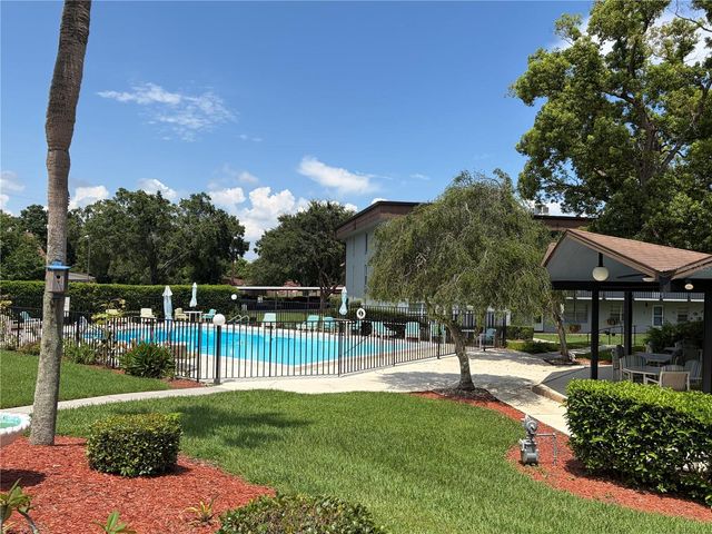 333 LAKE HOWARD DRIVE NW 211B, Winter Haven, FL 33880