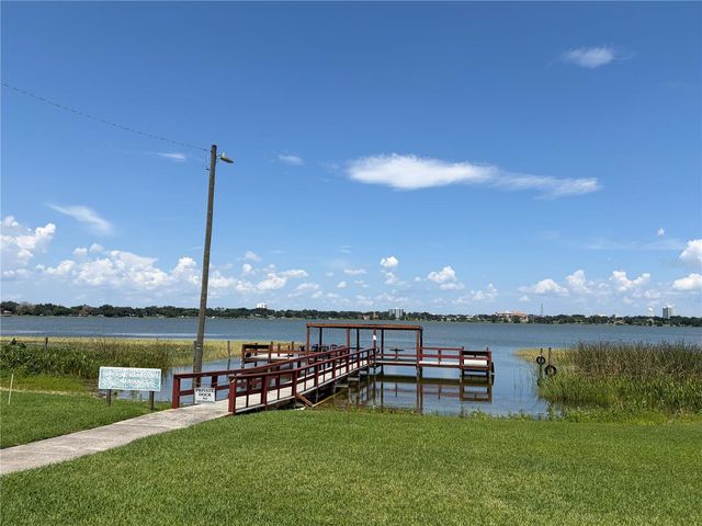 333 LAKE HOWARD DRIVE NW 211B, Winter Haven, FL 33880