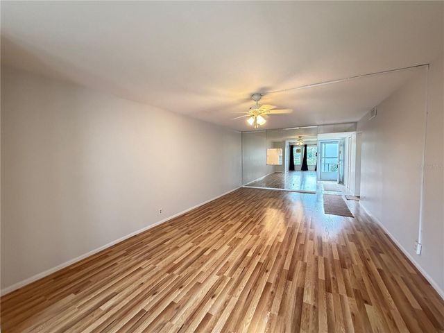 333 LAKE HOWARD DRIVE NW 211B, Winter Haven, FL 33880