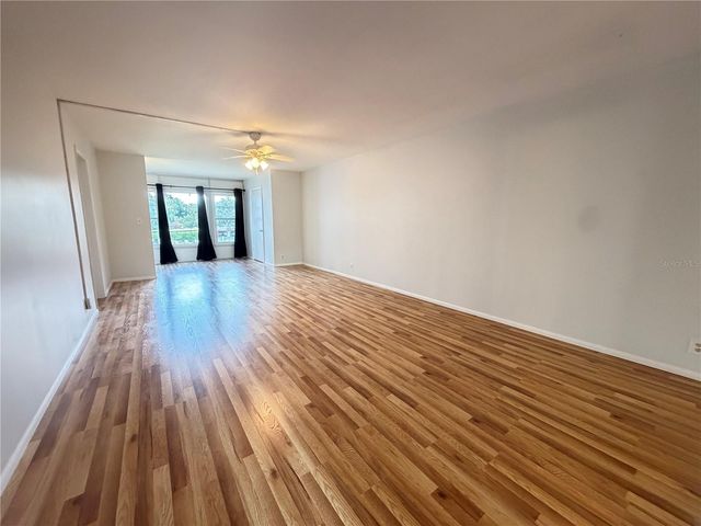 333 LAKE HOWARD DRIVE NW 211B, Winter Haven, FL 33880