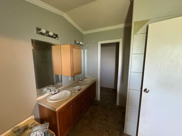 355 Indian Hills Road, Bowie, TX 76230