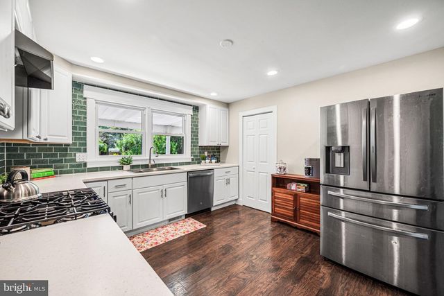 2120 SHIPLEY RD, Wilmington, DE 19803