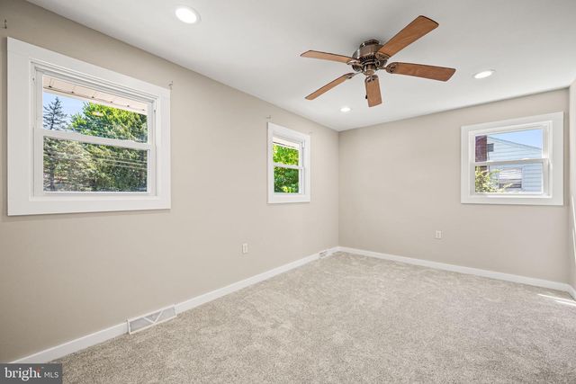2120 SHIPLEY RD, Wilmington, DE 19803