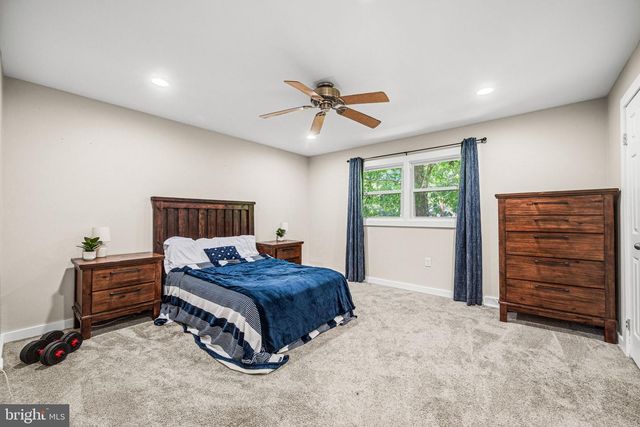 2120 SHIPLEY RD, Wilmington, DE 19803