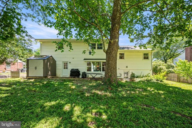 2120 SHIPLEY RD, Wilmington, DE 19803