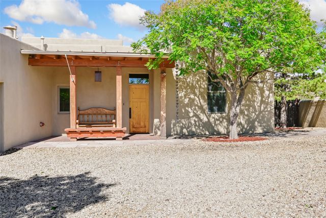 52 Centaurus Ranch Road, Santa Fe, NM 87507