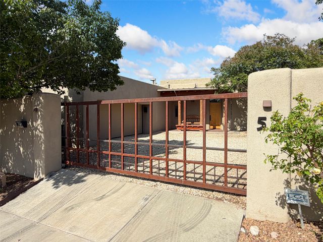 52 Centaurus Ranch Road, Santa Fe, NM 87507