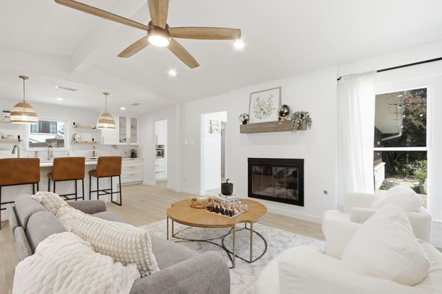 2202 Custer Parkway, Richardson, TX 75080