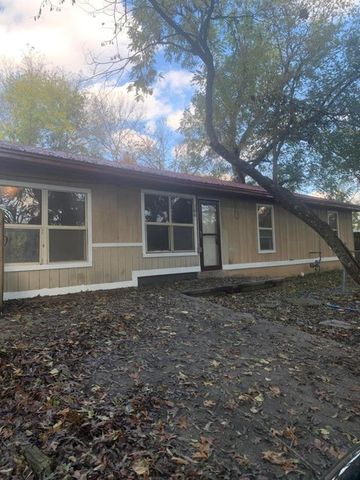 206 E 1st Street, Pineville, MO 64856