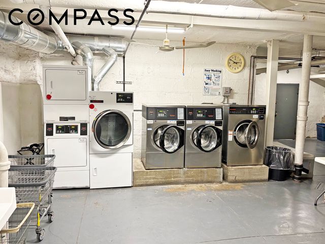 421 Crown St Apt 16R, New York City, NY 11225