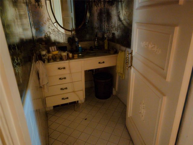 215 N Rivercrest Drive, Fort Worth, TX 76107