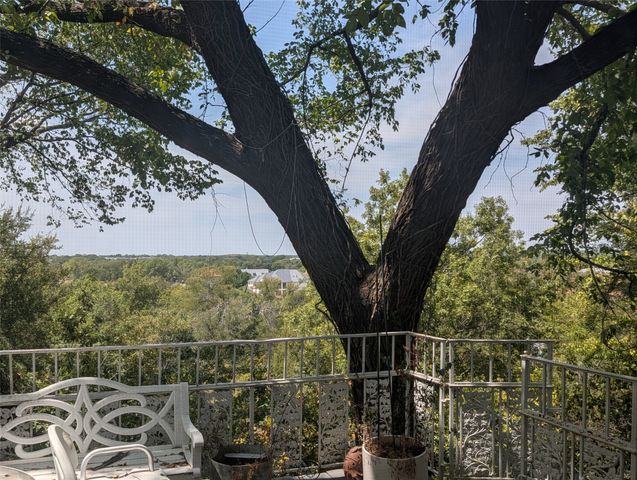 215 N Rivercrest Drive, Fort Worth, TX 76107