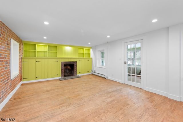 464 Buckhorn Dr, White Twp., NJ 07823