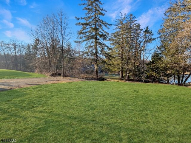 464 Buckhorn Dr, White Twp., NJ 07823