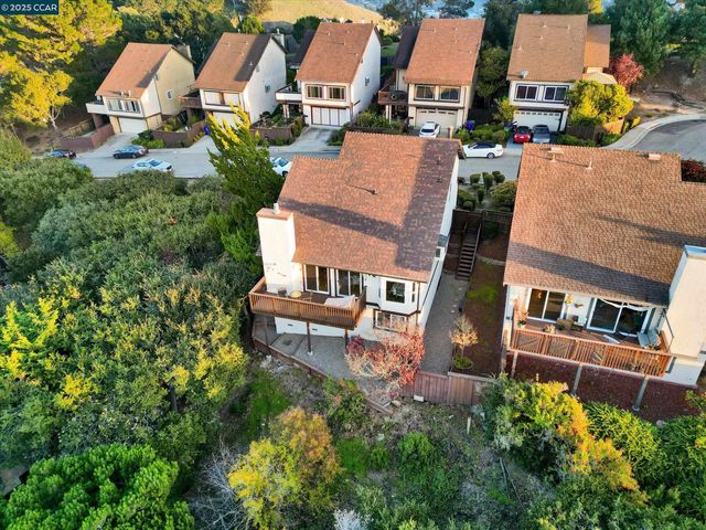 1310 Lewis Ln, Pinole, CA 94564