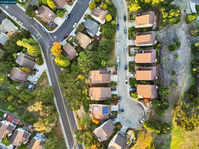 1310 Lewis Ln, Pinole, CA 94564