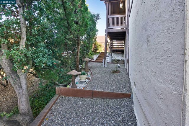 1310 Lewis Ln, Pinole, CA 94564