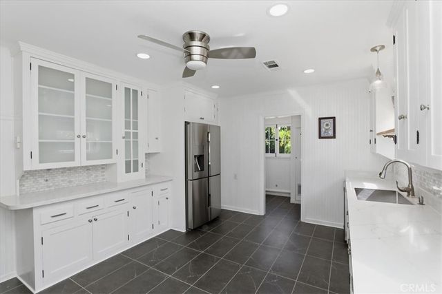 4593 Merrill, Riverside, CA 92506