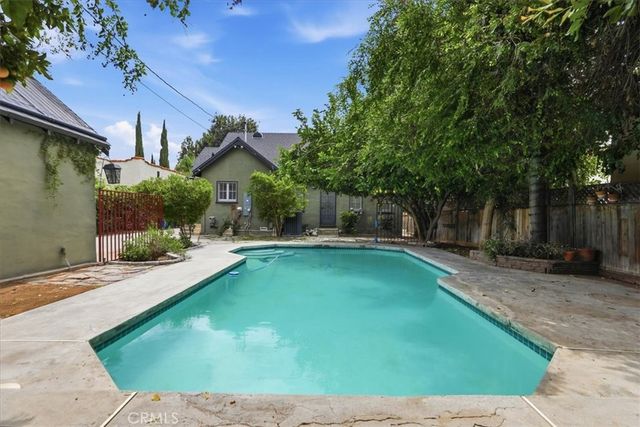 4593 Merrill, Riverside, CA 92506