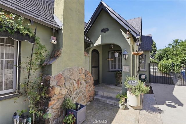 4593 Merrill, Riverside, CA 92506