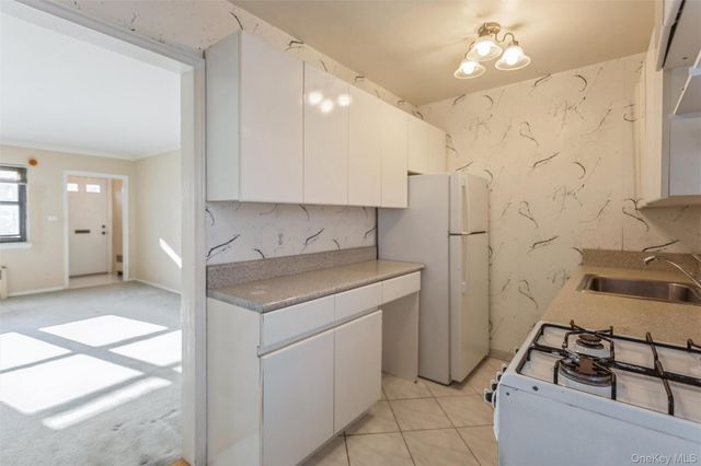 107 15th Street E-1, Garden City, NY 11530