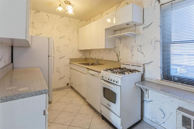 107 15th Street E-1, Garden City, NY 11530