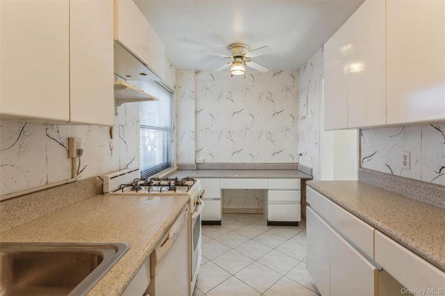 107 15th Street E-1, Garden City, NY 11530