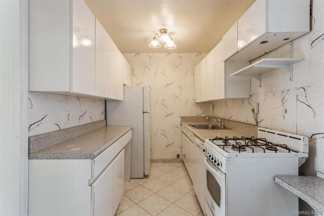 107 15th Street E-1, Garden City, NY 11530