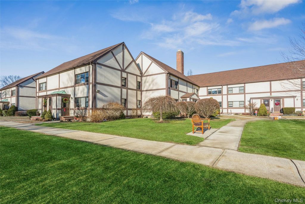 107 15th Street E-1, Garden City, NY 11530