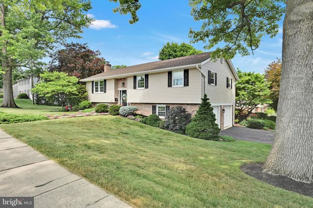 104 JULIA RD, Ephrata, PA 17522