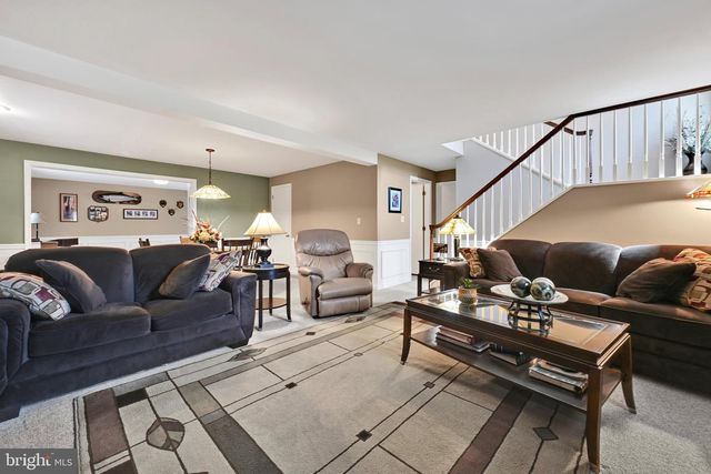 104 JULIA RD, Ephrata, PA 17522