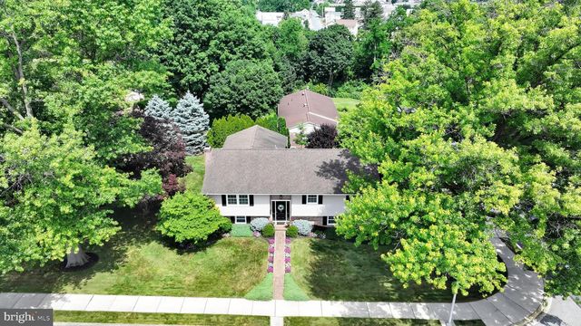 104 JULIA RD, Ephrata, PA 17522