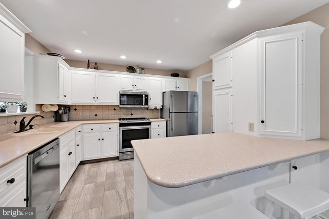 104 JULIA RD, Ephrata, PA 17522