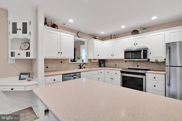 104 JULIA RD, Ephrata, PA 17522