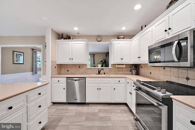 104 JULIA RD, Ephrata, PA 17522